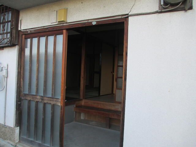2DK Apartment for Rent in Izumisano, Osaka - 40,000 Yen - Thumbnail 3