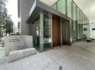 New 3LDK Apartment with Shinjuku Gyoen Views in Yotsuya - Thumbnail 2