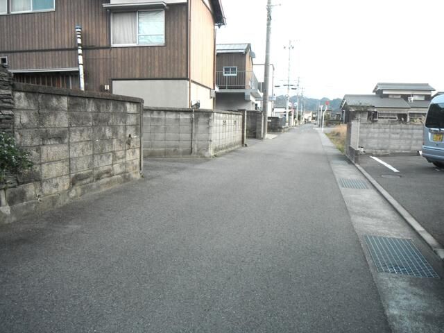 5DK Detached House for Sale in Niihama, Ehime - Thumbnail 2