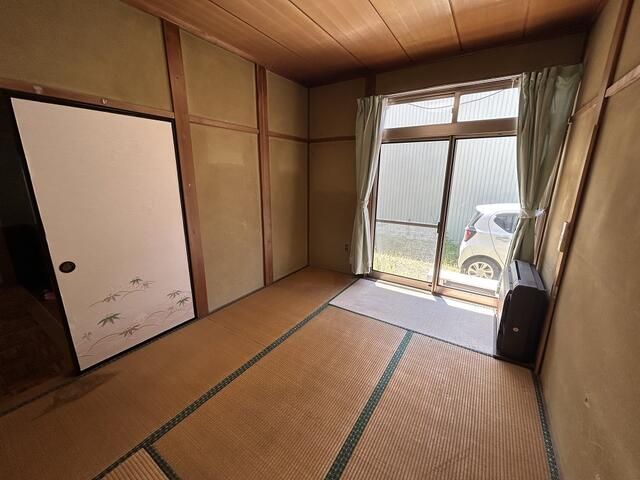 Classic 8DK Japanese House with Garden in Shinshiro, Aichi - Thumbnail 2