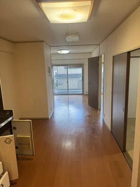 3DK Apartment for Sale in Toyonaka, Osaka - South Balcony - Thumbnail 4