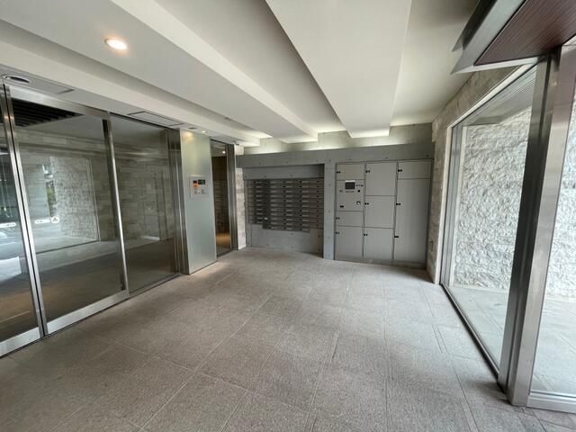 1K Apartment for Sale in Itabashi, Tokyo - Pet Negotiable - Thumbnail 3
