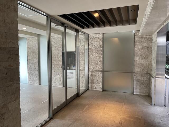 1K Apartment for Sale in Itabashi, Tokyo - Pet Negotiable - Thumbnail 2