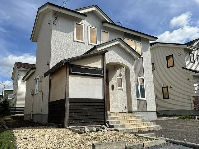 4LDK Detached House for Sale in Ebetsu, Hokkaido - Image 1