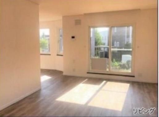 4LDK House with Garden for Sale in Sapporo's Midorigaoka - Thumbnail 2