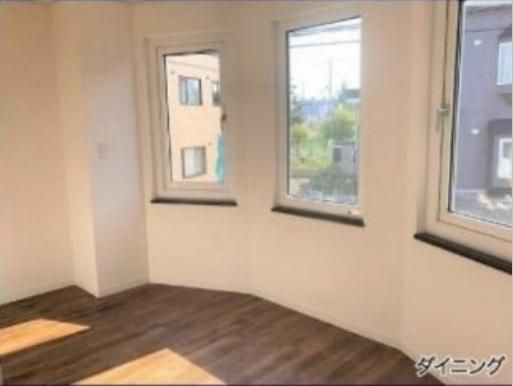 4LDK House with Garden for Sale in Sapporo's Midorigaoka - Thumbnail 3