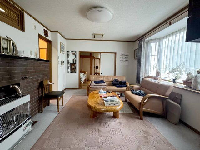 4SLDK Family House for Sale in Otaru, Hokkaido with Parking - Thumbnail 3