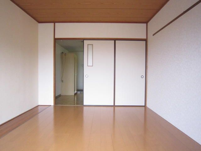 1DK Apartment for Rent in Yatsushiro, Kumamoto - 20,000 Yen - Thumbnail 2