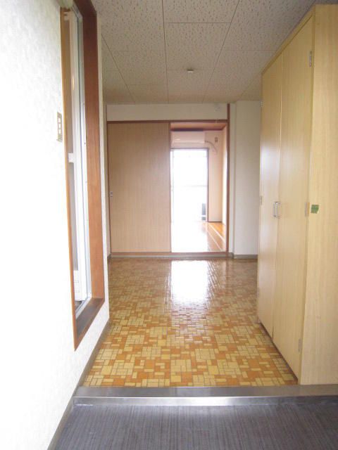 1DK Apartment for Rent in Yatsushiro, Kumamoto - 20,000 Yen - Thumbnail 3