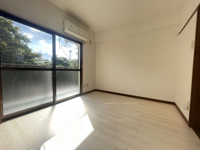 1DK Apartment for Rent in Iizuka, Fukuoka - 15,000 Yen - Thumbnail 3