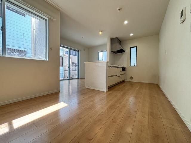 2018-Built 4LDK House in Ebina, 10 Min Walk to Station - Thumbnail 3