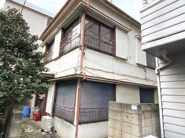 Compact Studio Apartment for Rent in Nishi-Ikebukuro, Tokyo - Image 1