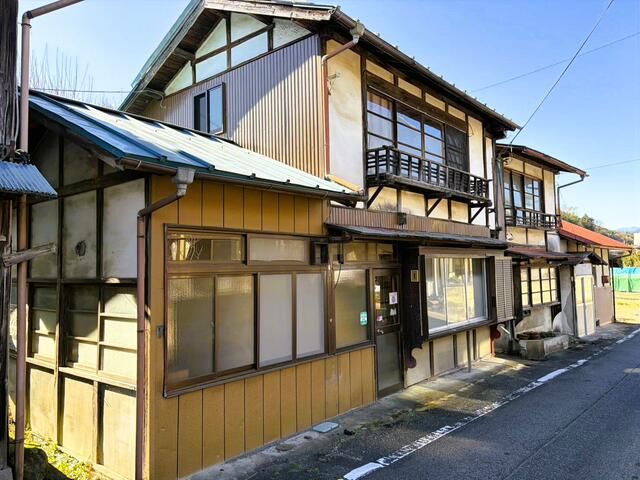 Showa Retro Detached House for Sale in Takasaki, Gunma - Thumbnail 2
