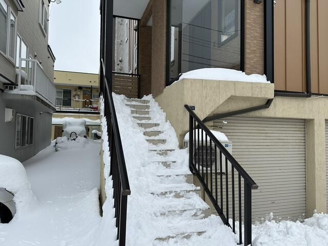 6LDK Terrace House with Island Kitchen for Sale in Sapporo - Thumbnail 3