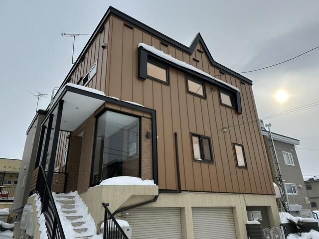 6LDK Terrace House with Island Kitchen for Sale in Sapporo - Image 1