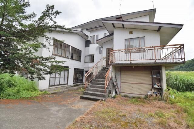 Large 9K Mountain House with Land Near Nozawa Onsen Ski Resort - Thumbnail 2