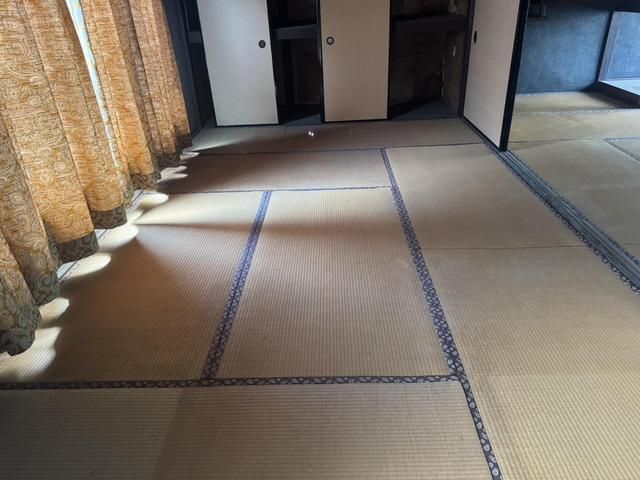 9DK Detached House for Sale in Kure, Hiroshima - Thumbnail 4