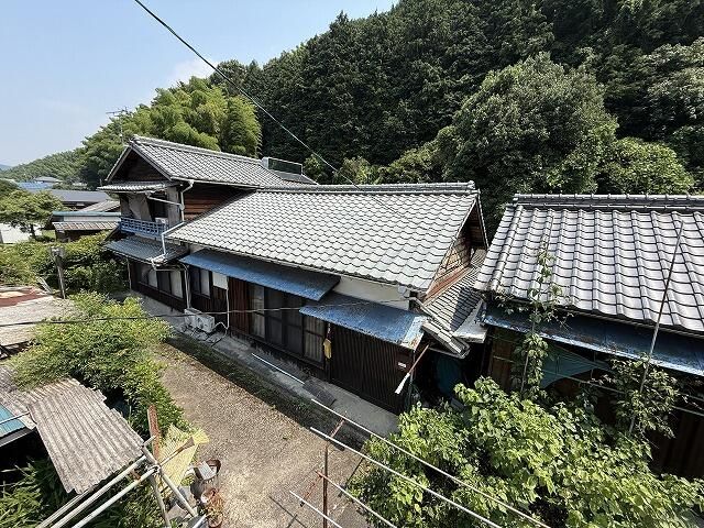 Saijo House with Shutter Warehouse & Mountain Land | Ehime Property - Thumbnail 3