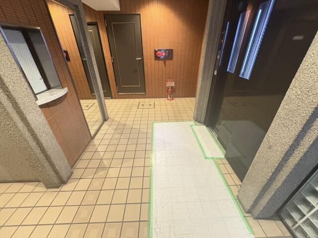 Renovated 2LDK Apartment for Sale in Osaka Fukushima Ward - Thumbnail 2