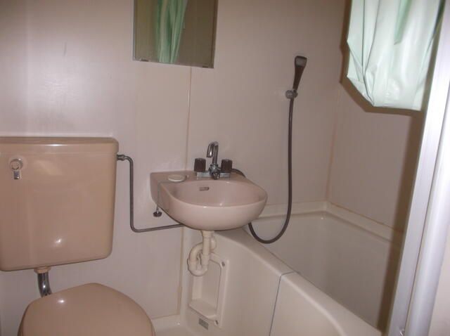 Wakayama City 1R Apartment near Wakayamashi Station - Thumbnail 4