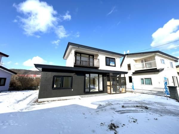Renovated 4LDK House for Sale in Noboribetsu, Hokkaido - Thumbnail 2