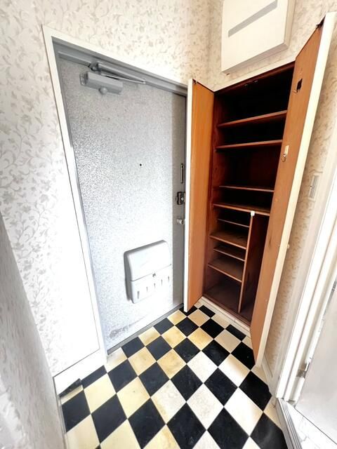 3LDK Apartment for Sale in Takatsuki, Osaka - Renovated 2023 - Thumbnail 2