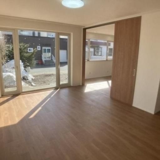 4LDK Detached House for Sale in Sapporo's Kita Ward - Thumbnail 2
