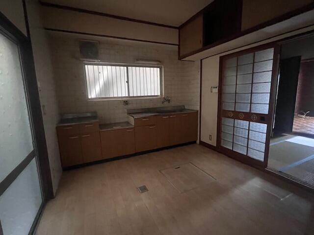 Renovated 3SDK House for Sale in Sakai, Osaka - Thumbnail 2