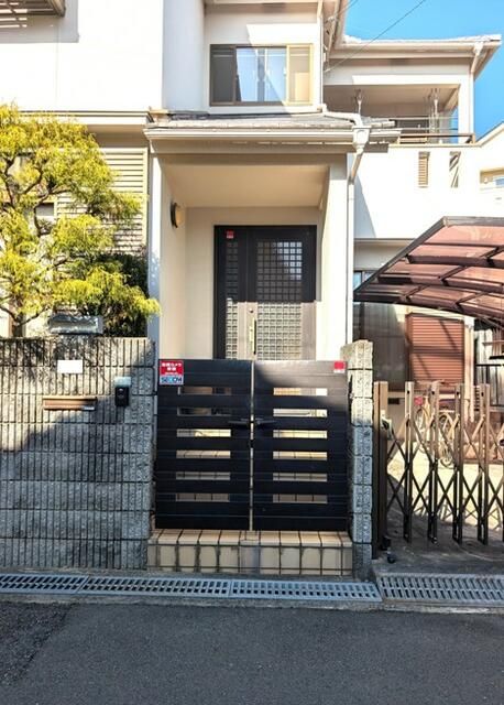 5LDK Family House for Sale in Toyonaka, Osaka - 124 sqm - Thumbnail 3