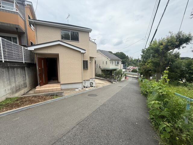 4LDK Detached House for Sale in Zama, Kanagawa - 2015 Build - Thumbnail 3