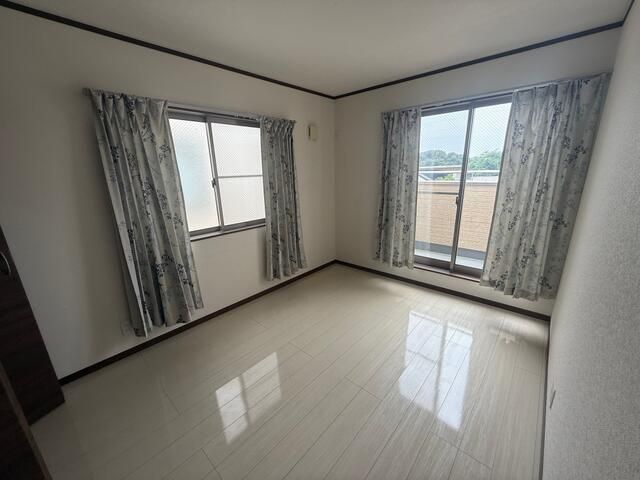 4LDK Detached House for Sale in Zama, Kanagawa - 2015 Build - Thumbnail 4