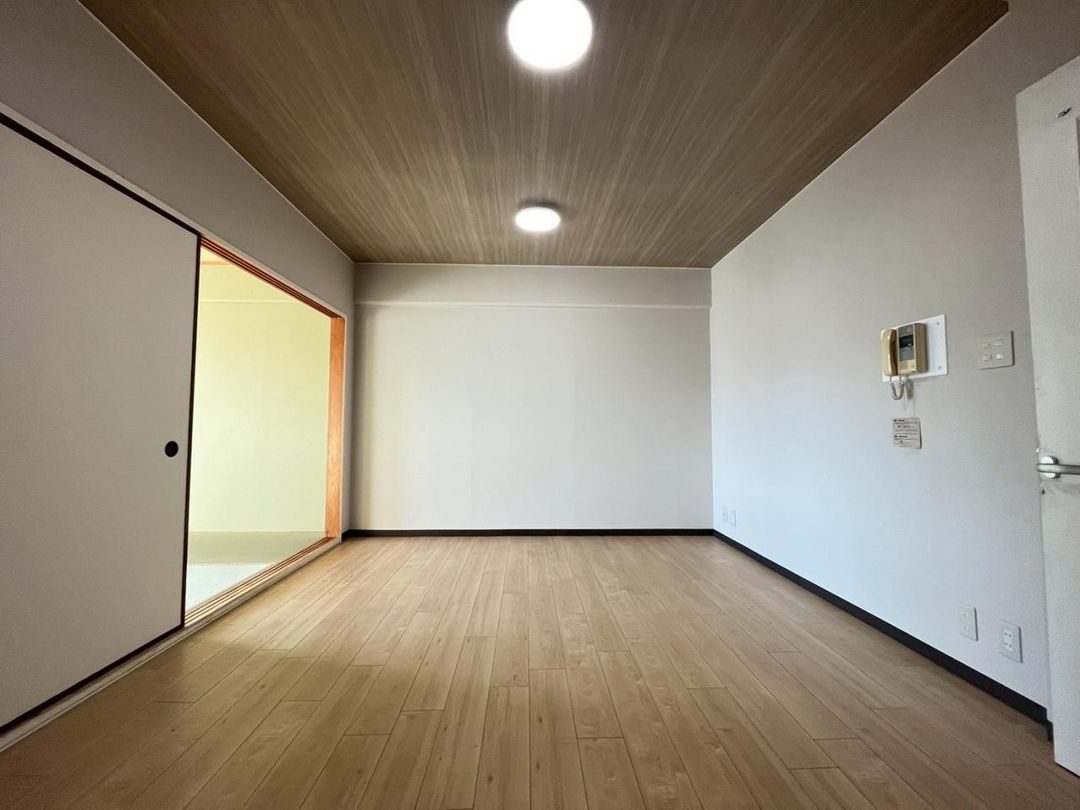 Renovated 3DK Apartment for Sale in Sennan City, Osaka - Thumbnail 4