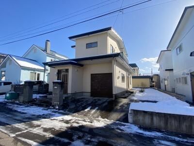 5LDK Detached House for Sale in Hakodate, Hokkaido - Image 1