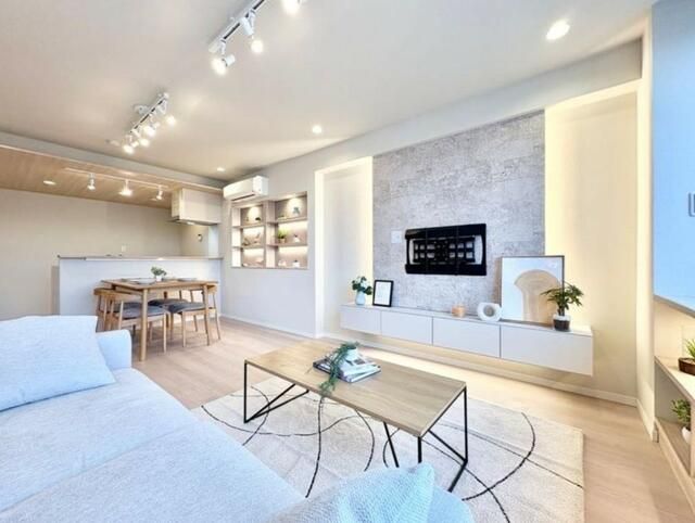 Renovated 3LDK Apartment for Sale in Toshima, Tokyo - Thumbnail 3