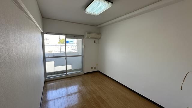 1K Apartment for Rent in Toyohashi, Aichi - 19,000 Yen/Month - Thumbnail 2