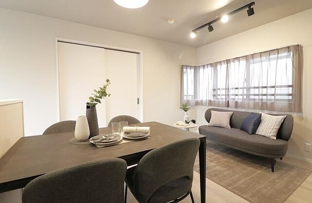 Renovated 2LDK Corner Apartment in Tennoji, Osaka | Top Floor - Thumbnail 3