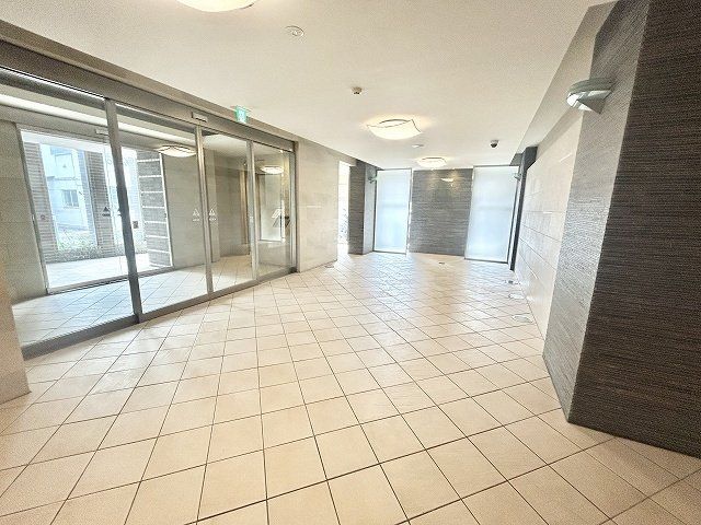 2LDK Apartment for Sale in Higashisumiyoshi-ku, Osaka - Thumbnail 4