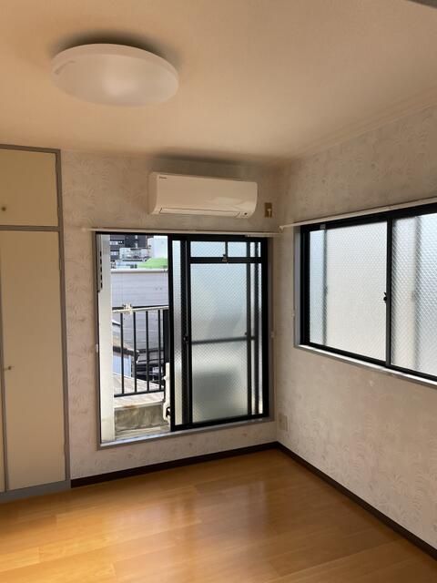 1K Apartment for Rent near Doi Station, Moriguchi, Osaka - Thumbnail 3