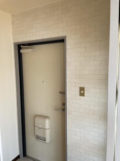 1K Apartment for Rent near Doi Station, Moriguchi, Osaka - Thumbnail 2