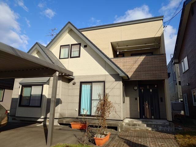 4LDK House for Sale in Chitose, Hokkaido with Two-Car Parking - Thumbnail 2
