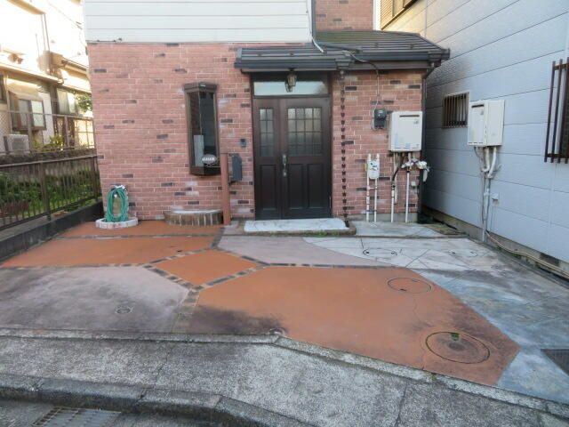 Renovated 2LDK Detached House in Quiet Yokohama Totsuka - Thumbnail 2