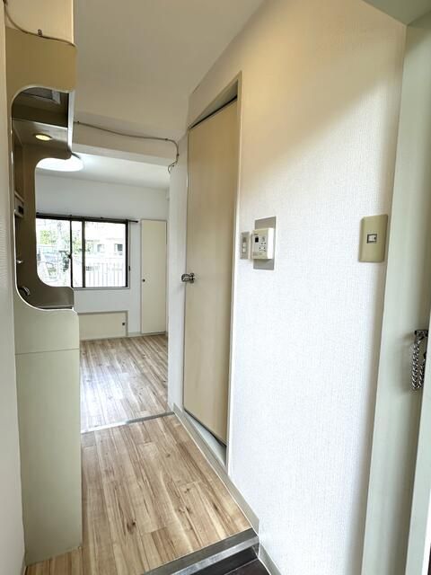 1K Investment Apartment in Nakano, Tokyo | Top Floor, 6.21% Yield - Thumbnail 2
