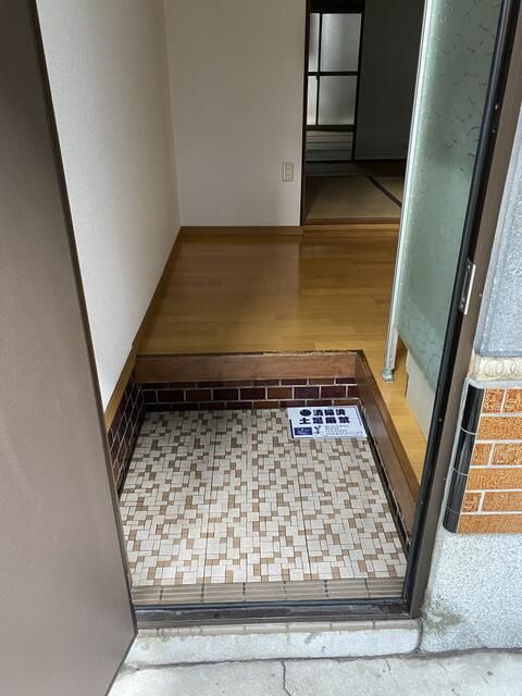 2DK Townhouse for Rent in Suminoe, Osaka - Corner Unit - Thumbnail 2