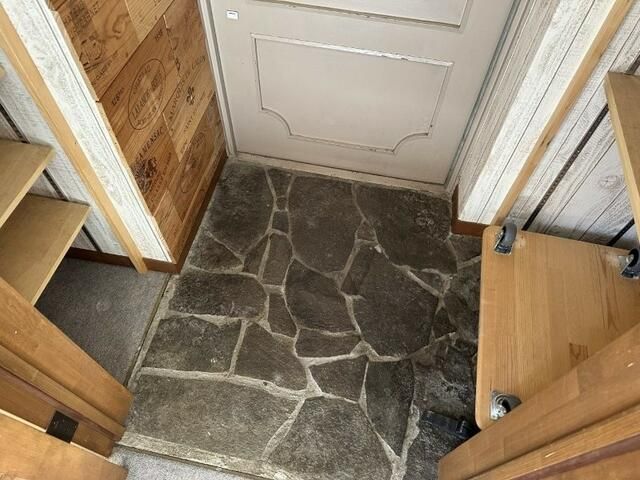 Pet-Friendly 2LDK Apartment for Sale in Oshino Village near Mount Fuji - Thumbnail 4