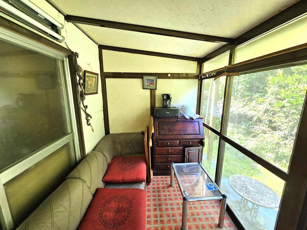 1975 2LDK Wooden House for Sale in Ito, Shizuoka - Thumbnail 2