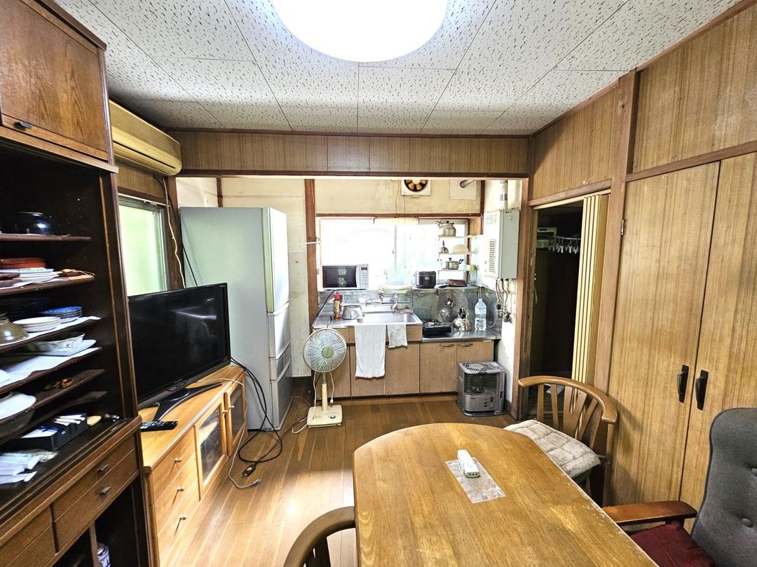 1975 2LDK Wooden House for Sale in Ito, Shizuoka - Thumbnail 3