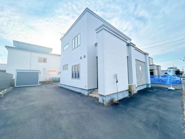 Renovated 4LDK House in Kushiro, Hokkaido with 3 Car Parking - Thumbnail 2