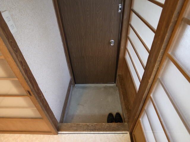 1K Apartment for Rent in Kobe Central Ward - 20,000 Yen - Thumbnail 2