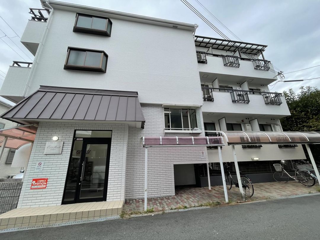 Student-Friendly 1R Apartment Near Kinki University, Higashiosaka - Thumbnail 2