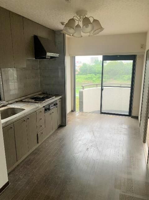 3DK Apartment for Sale in Isesaki, Gunma - Top Floor, All-Electric - Thumbnail 4